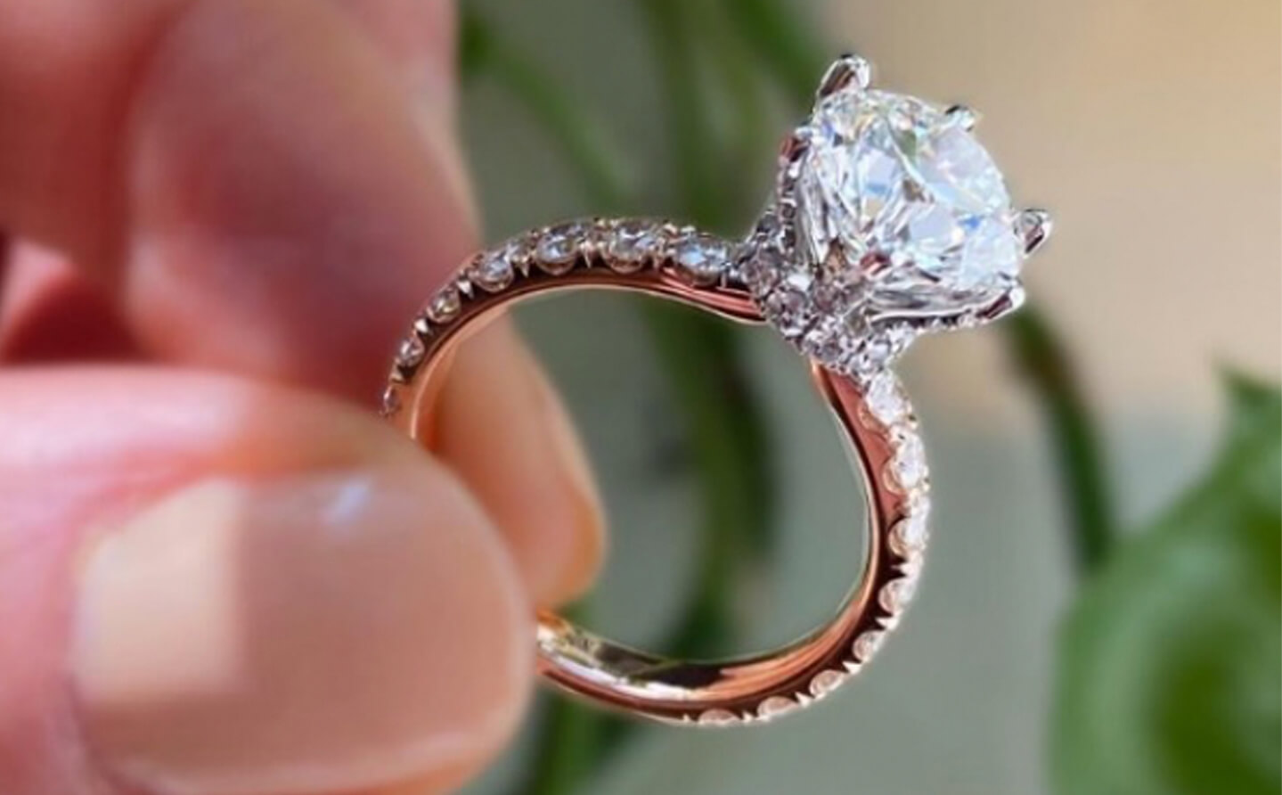 Article 'The Ultimate Guide to Diamond Engagement Ring Design' Image