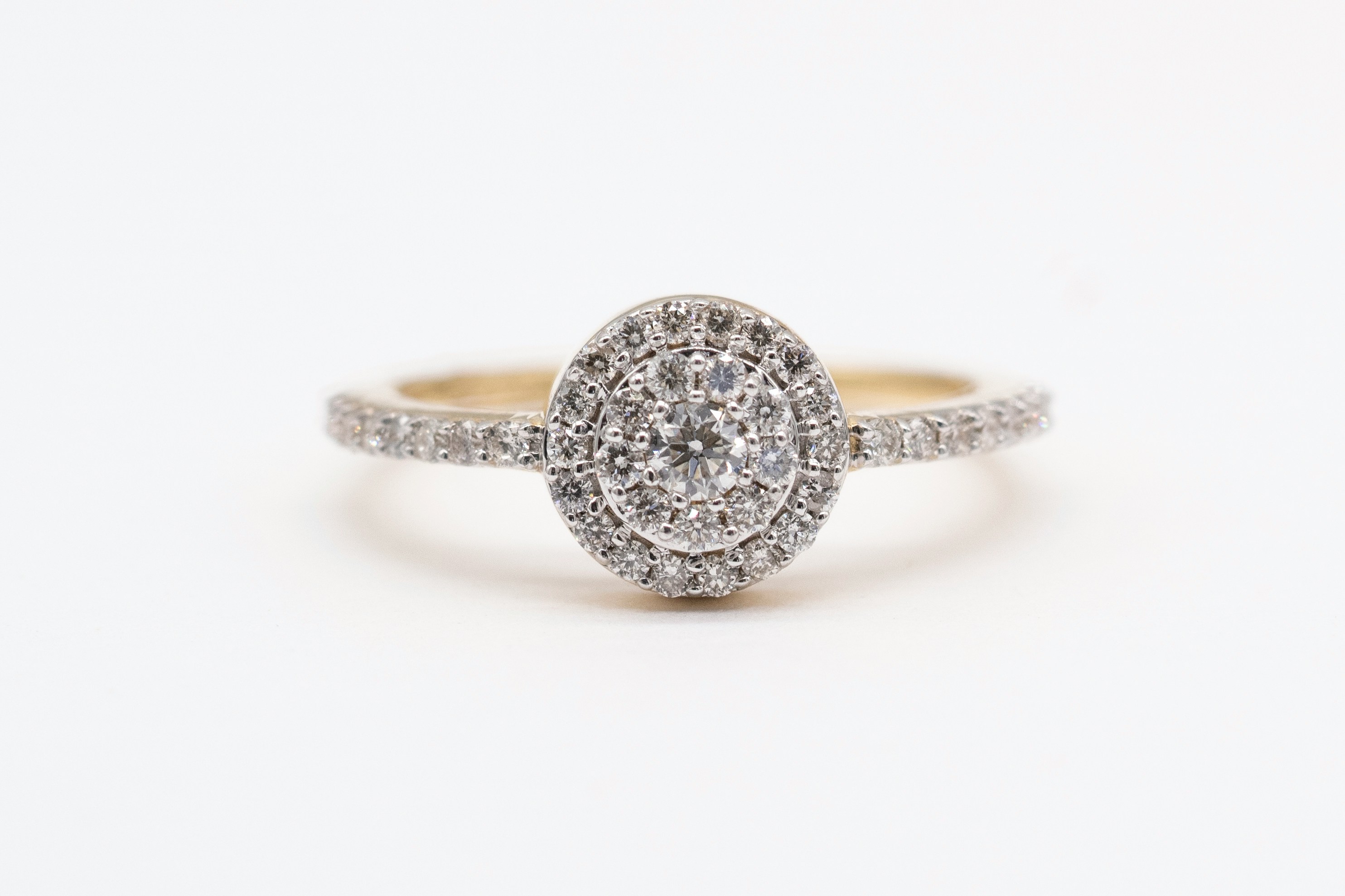 How Much Does a 2 Carat Lab-Grown Diamond Cost? (2026 Guide)